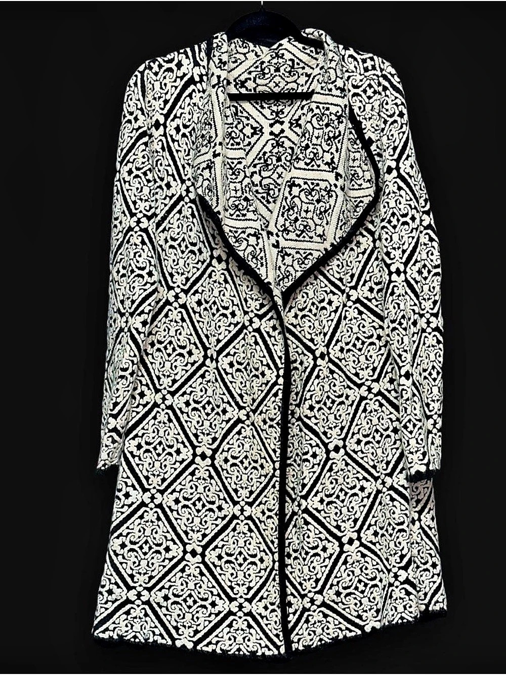 Luii Black & Cream Geometric Cardigan Size XL Like New